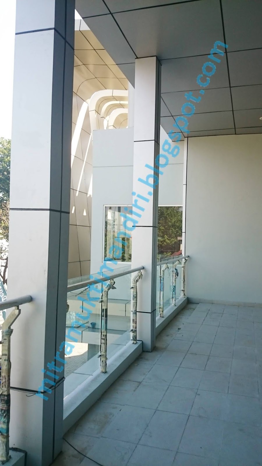 MITRA MUKTI MANDIRI: RAILING KACA TEMPERED