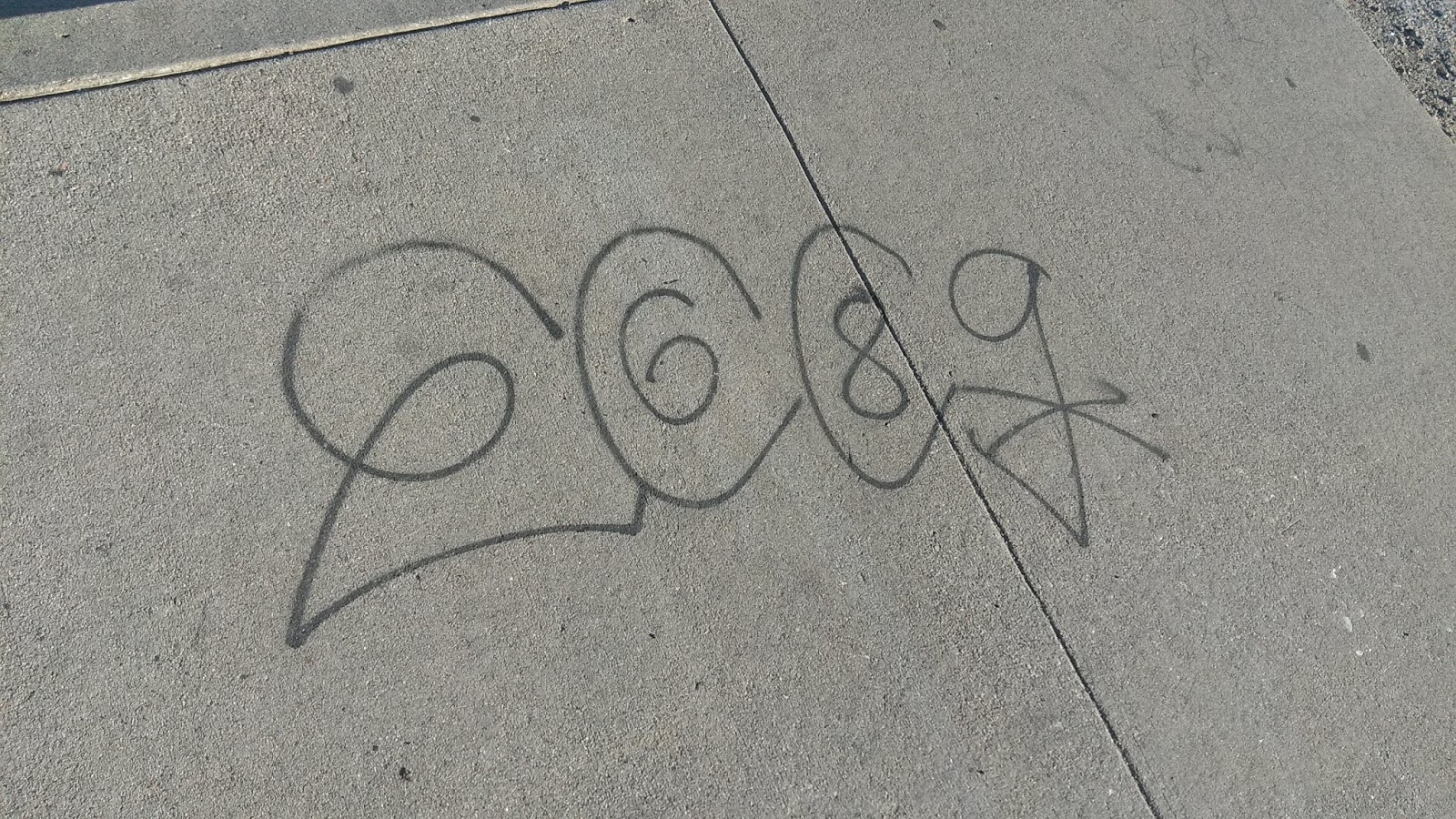 crip gangs graffiti east coast crip ( 68 street )