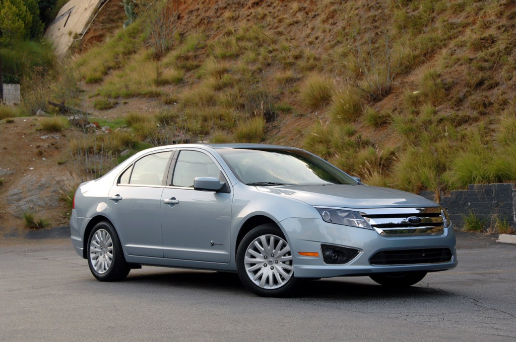 Ford Fusion Hybrid head Light connecting