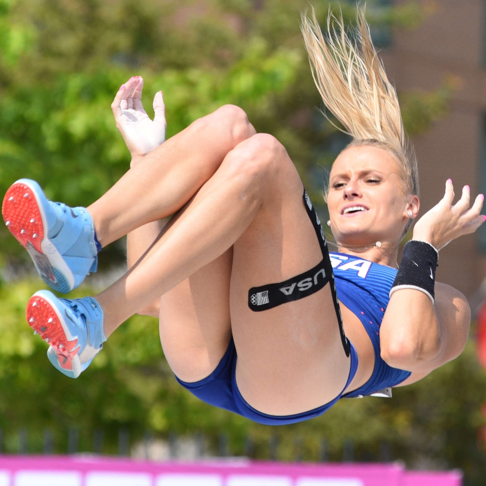 Nageotte posts 2020 world leading mark in pole vault; Pop-up distance meet in Portland this weekend? photo photo