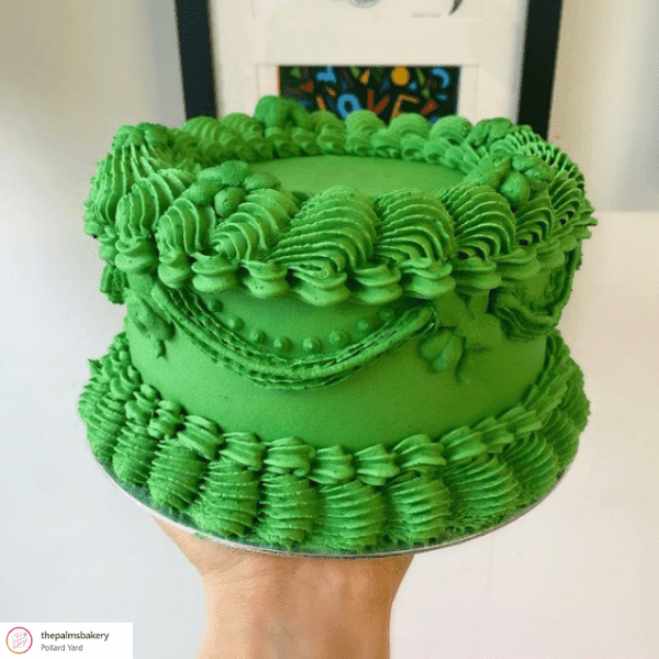 50 Vintage Buttercream Cakes to Lust After PARTY INSPO Now thats Peachy