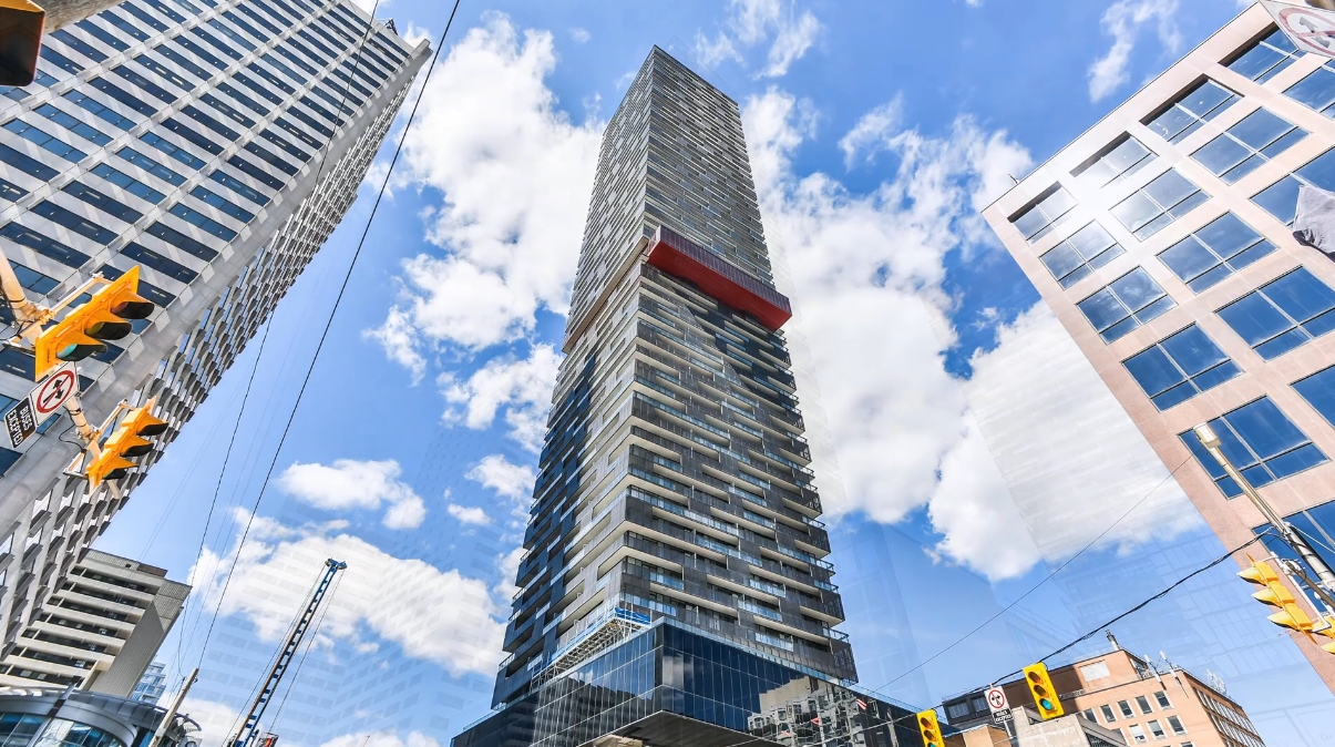 13 Photos vs. 8 Eglinton Ave E #4705, Toronto Condo Interior Design Tour