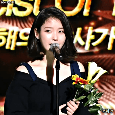 180214 가온차트를 지은차트 만들어버린 이지은.gif | 인스티즈