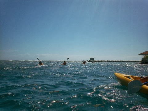 SailingKnitter: Sea Kayaking on Roatan Island
