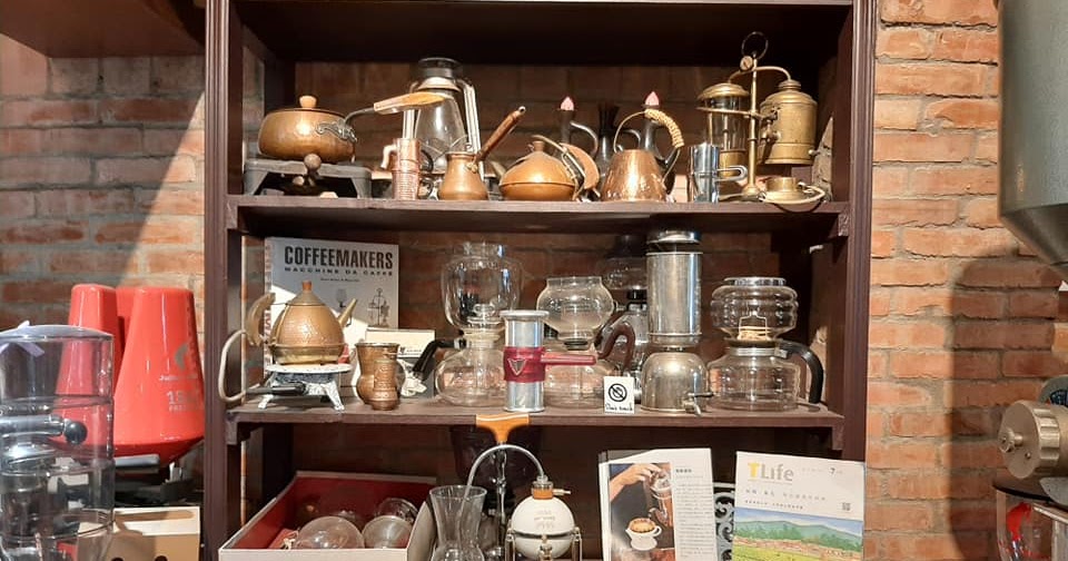 [情報] 黝脈咖啡：百年建築 老東西 玩家店