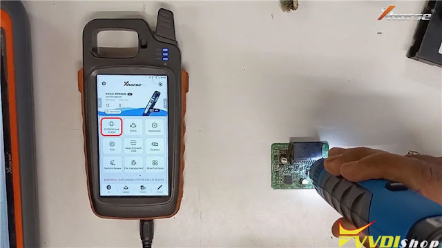 VVDI Mini Prog + Key Tool Max Add Toyota G Chip ID72 Key 3