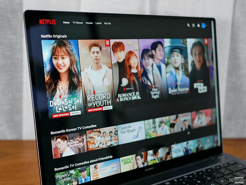 Great colors, viewing angles, and slim bezels Great colors, viewing angles, and slim bezels