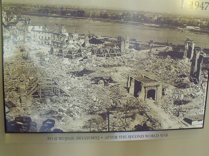 Warsaw 1945 vs Warsaw 2018 : europe