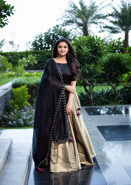 Keerthy Suresh Stunning Beautiful Images Navel Queens Keerthy Suresh Stunning Beautiful Images Navel Queens