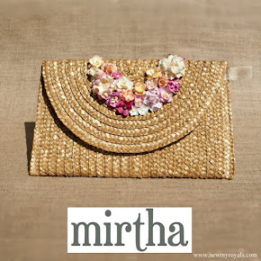 Queen-Letizia-carried-Mirtha-Natural-Flower-Clutch.jpg