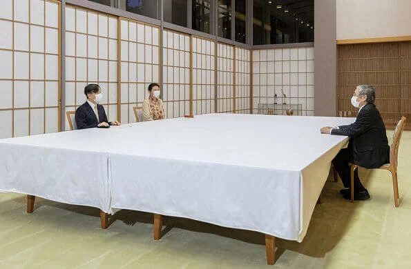 Emperor Naruhito and Empress Masako were briefed by Bank of Japan Governor Haruhiko Kuroda on the pandemic's economic and financial impact