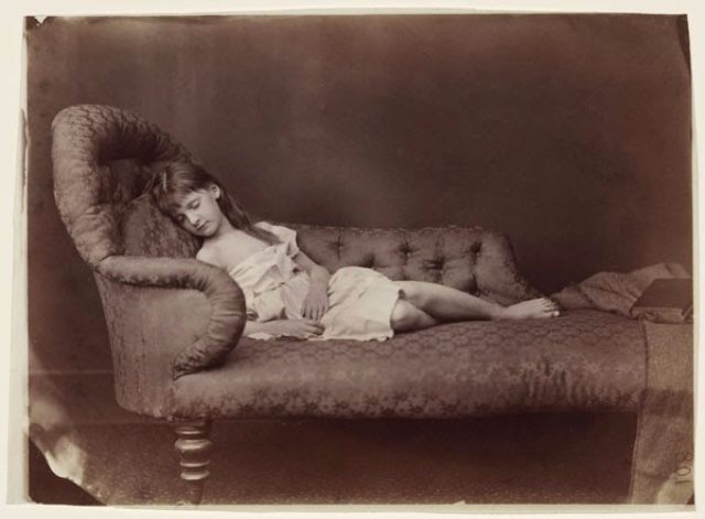 Retro Nudist Gallery - 40 Eerie Portrait Photographs of Children Taken by Lewis ...