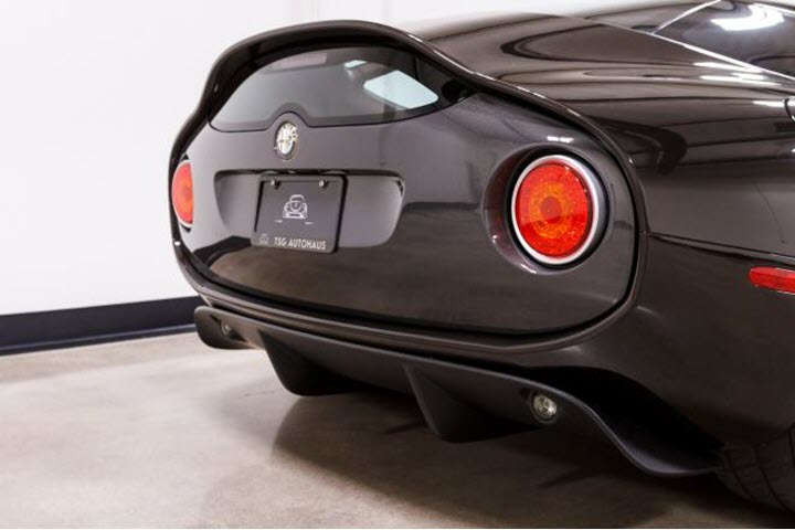 Rao bán Alfa Romeo Zagato TZ3 Stradale, một trong những xe hiếm nhất hành tinh