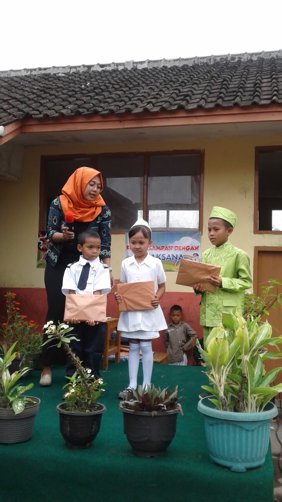 SOAL MATEMATIKA kelas 1 PERANAN KOMPUTER TERHADAP PROFESI