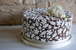 lace cake chocolate cakes buttercream frosting layer three ganache pattern layered soaked cool cupcakes liqueur between rozannescakes fancy