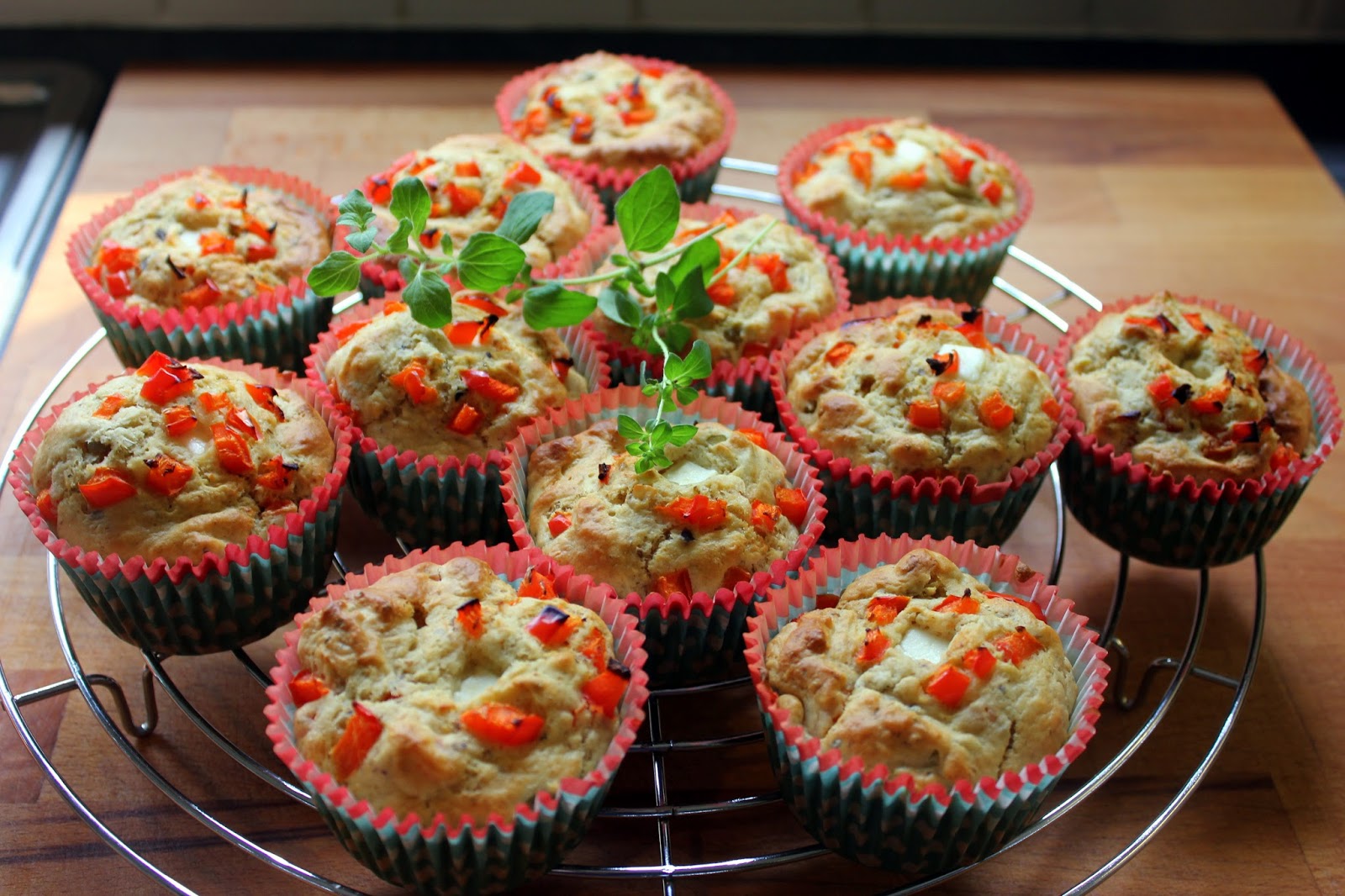 Mijn kookdagboek: Hartige muffins met paprika, olijven en fetakaas