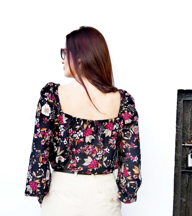 blusa blanca escote cuadrado