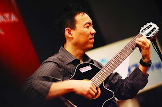 5 Gitaris Fingerstyle Terbaik di Dunia