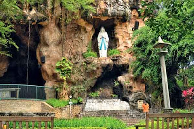Goa Muria Lourdes di Kediri