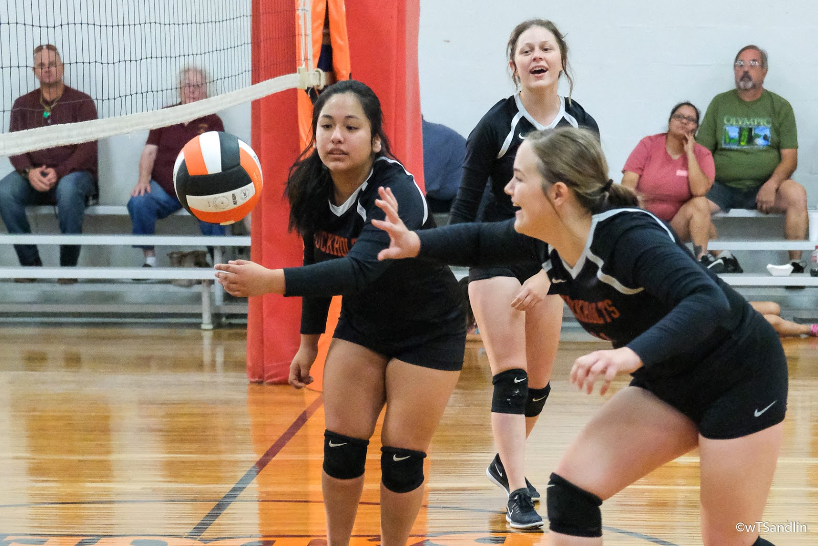 Buckholts Info: Buckholts Falls To Milano In Volleyball