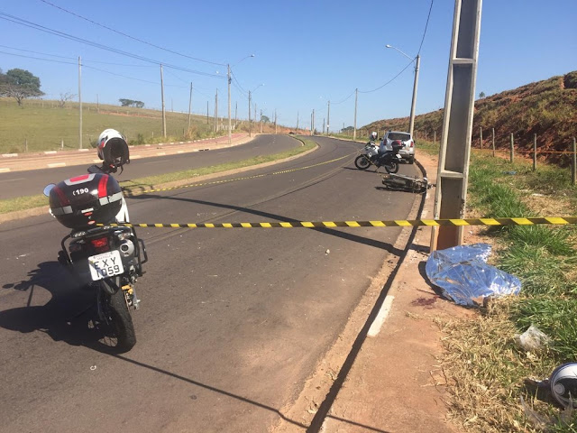Motociclista perde o controle da direção  bate em poste e morre em acidente Pres Prudente