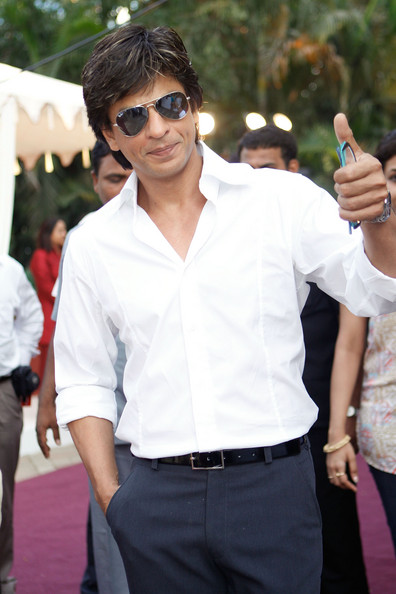 celebrity Gossip: Shahrukh Khan Dressing Style