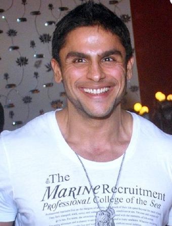 Pooja Bhatt Family Husband Son Daughter Father Mother Marriage Photos Biography Profile Subscribe bollywood mobile films channel to watch. pooja bhatt family husband son daughter