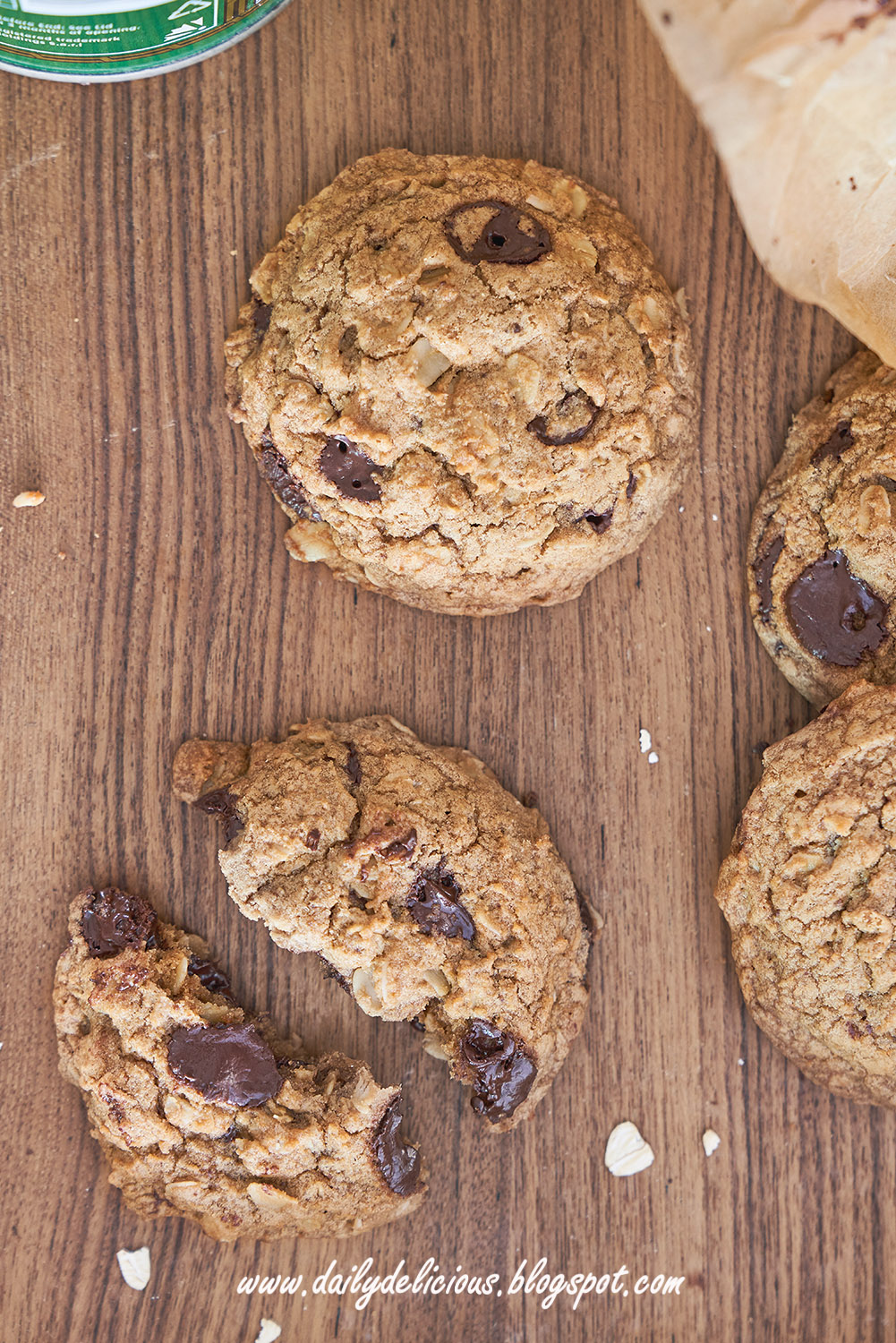 Dailydelicious Thai Chocolate Oat Cookies simply-nature-aldi-organic-oat-cookies-milk-chocolate-dark