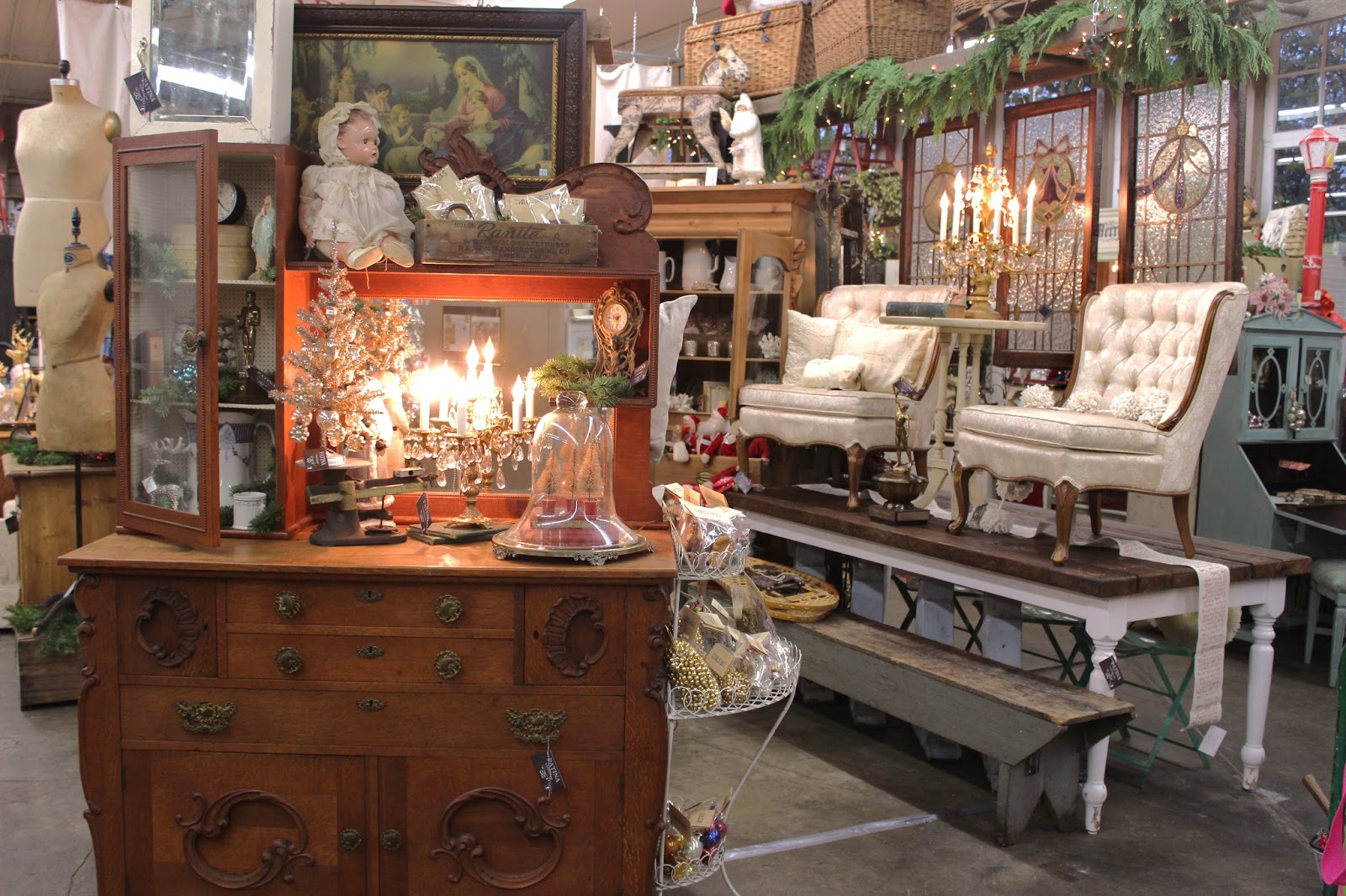 Monticello Antique Marketplace Holiday Shopping Continues at Monticello...