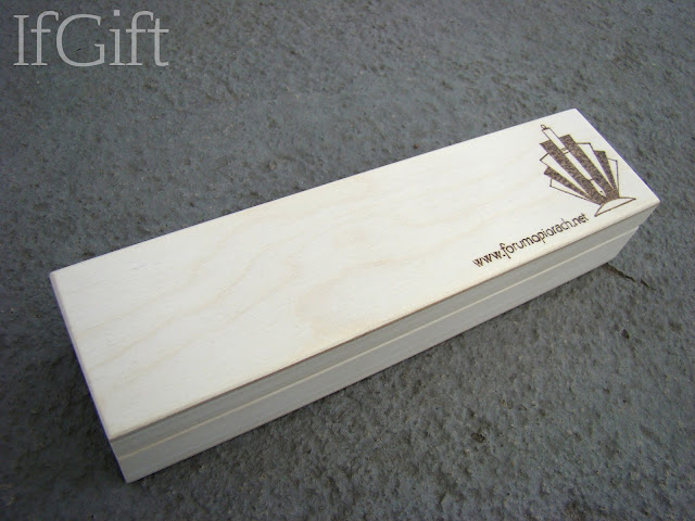 drewniany personalizowany piórnik