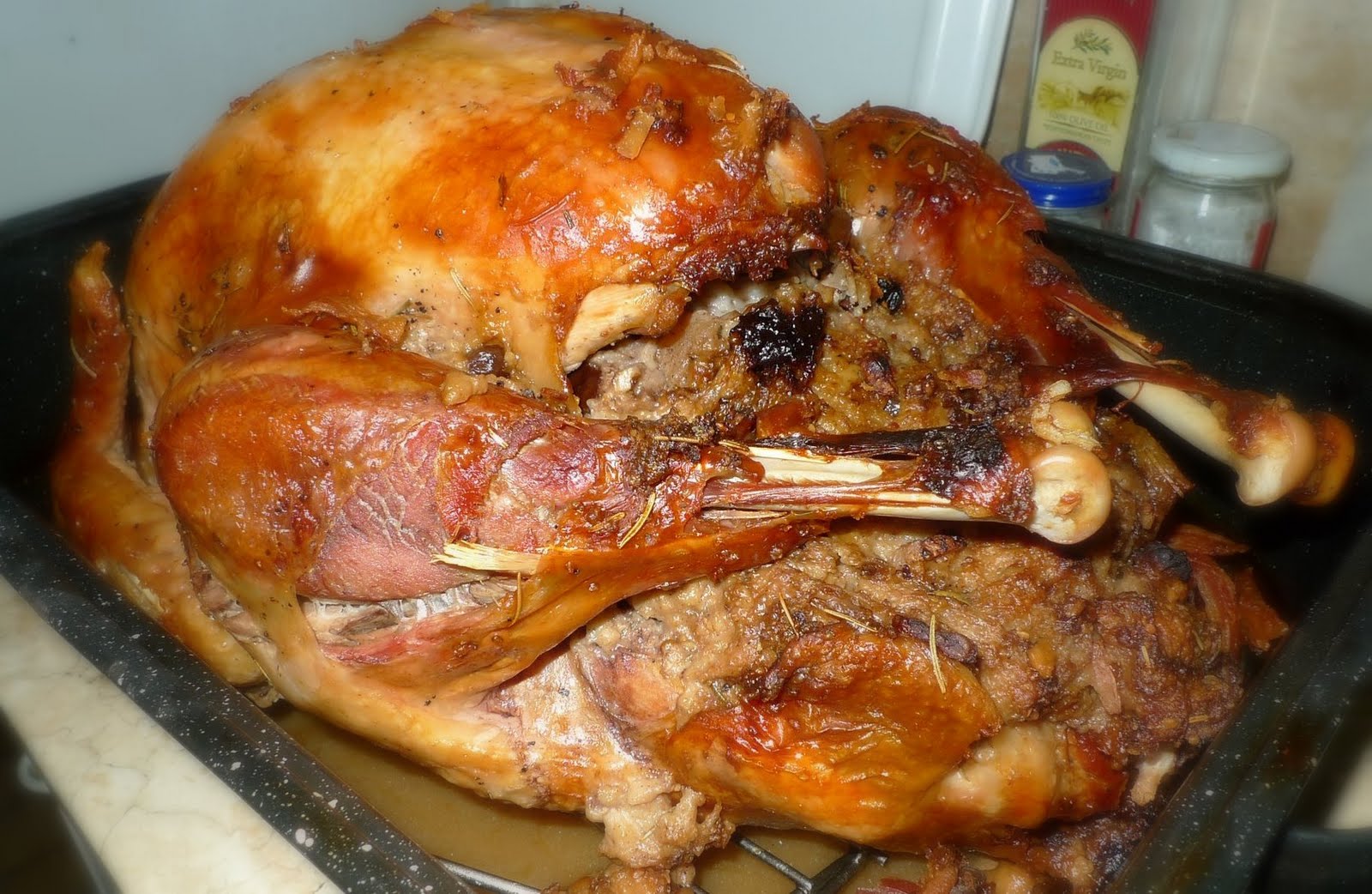 I AM A FOODIE: Roast Turkey with Stuffing