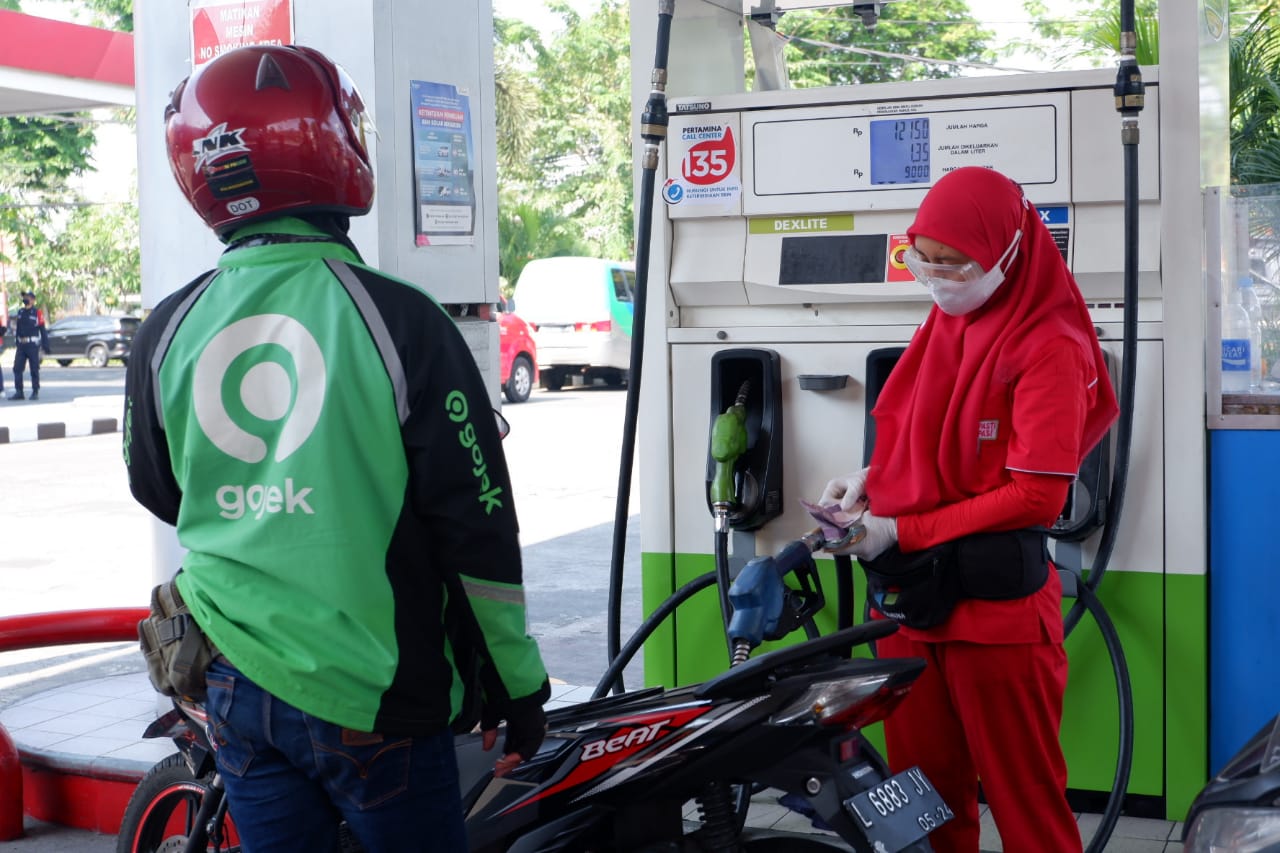 Pertamina Himbau Masyarakat Terapkan 3M di SPBU Selama Natal dan Tahun Baru