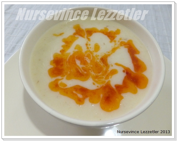 Terbiyeli Tavuk Suyuna Tel Şehriye Çorbası Tarifi Yemek Tarifleri