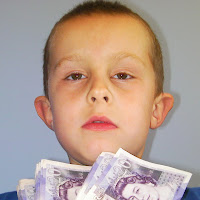 3 thousand pounds in banknotes