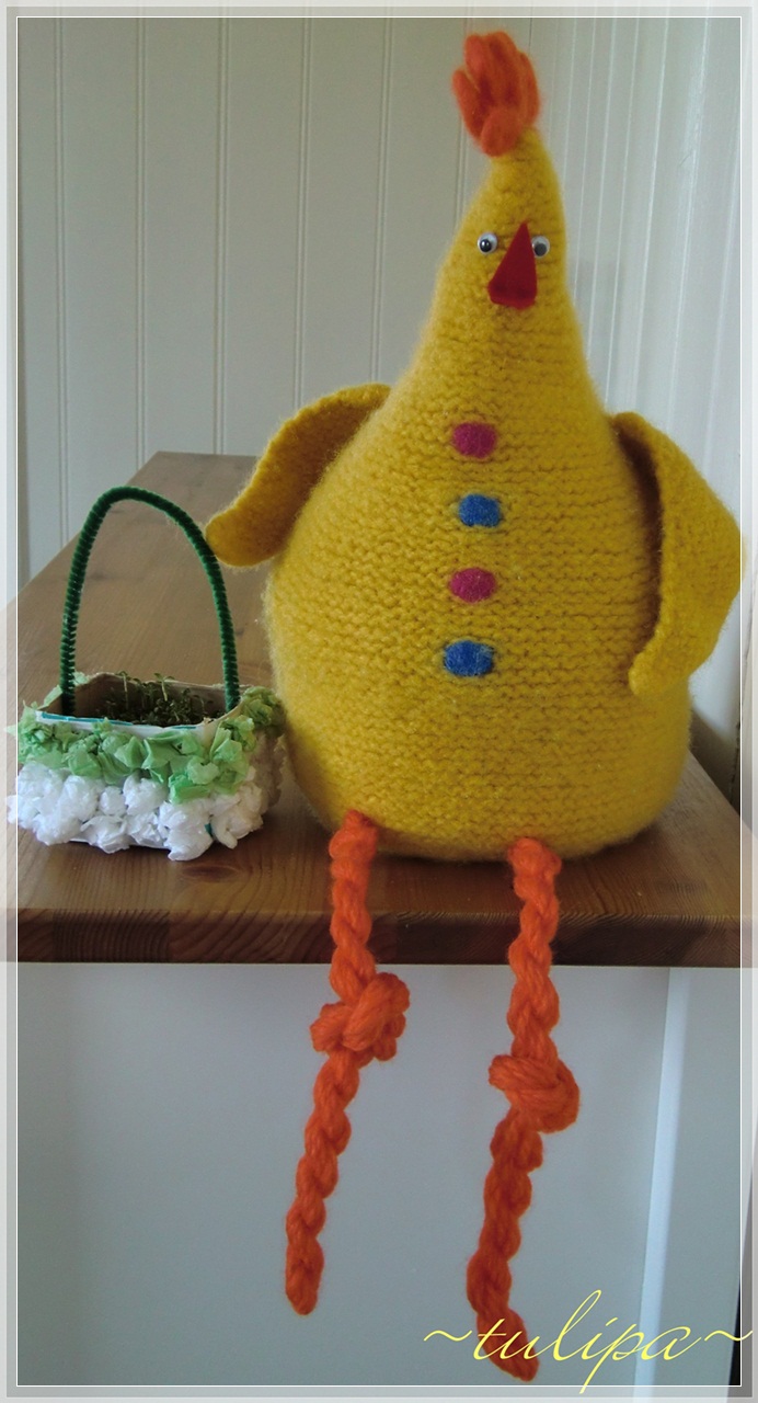 Strikket Påskehøne Med Hatt