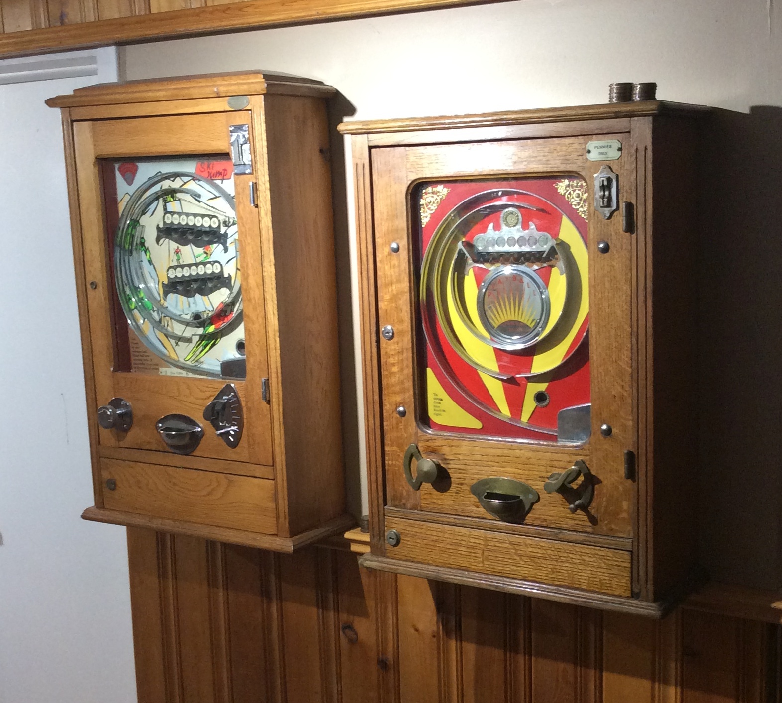 Lot 33 - Allwin Deluxe penny slot pinball machine