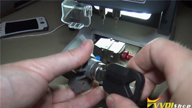 dolphin-xp005-cut-volvo-s40-hu56-akl-7