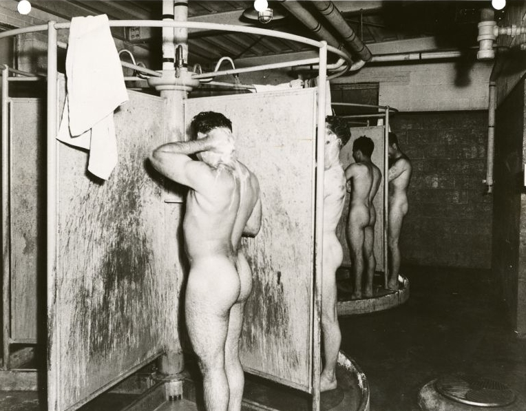 Gay Naked Men Bath House 59