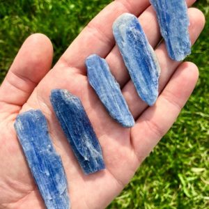 rough blue cianite