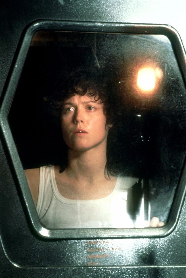 44 Amazing Color Photos of Behind the Scenes From the Set of 'Alien