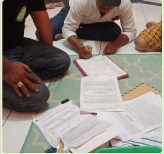 Contoh foto orang tanda tangan