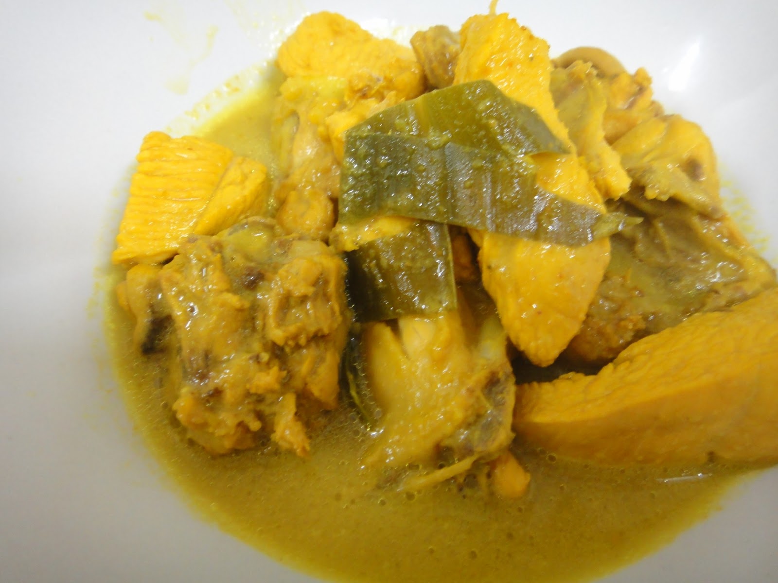 INTANBLING gulai kuning ayam (masak lemak cili padi ayam)