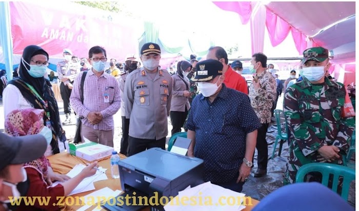 Peringati Hari Bhayangkara ke 75, Polres Situbondo Melaksanakan Vaksinasi Massal