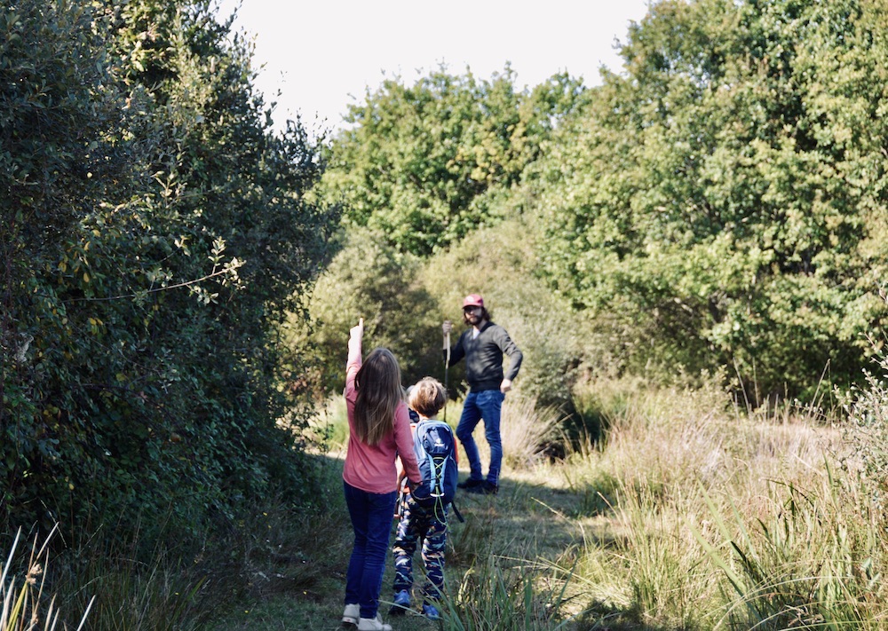 ENFANCE-VIVRE-DEHORS-NATURE-FAMILLE