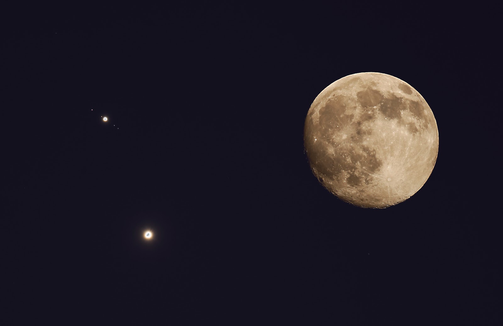 Moon, Venus, Jupiter and Moons Earth Blog