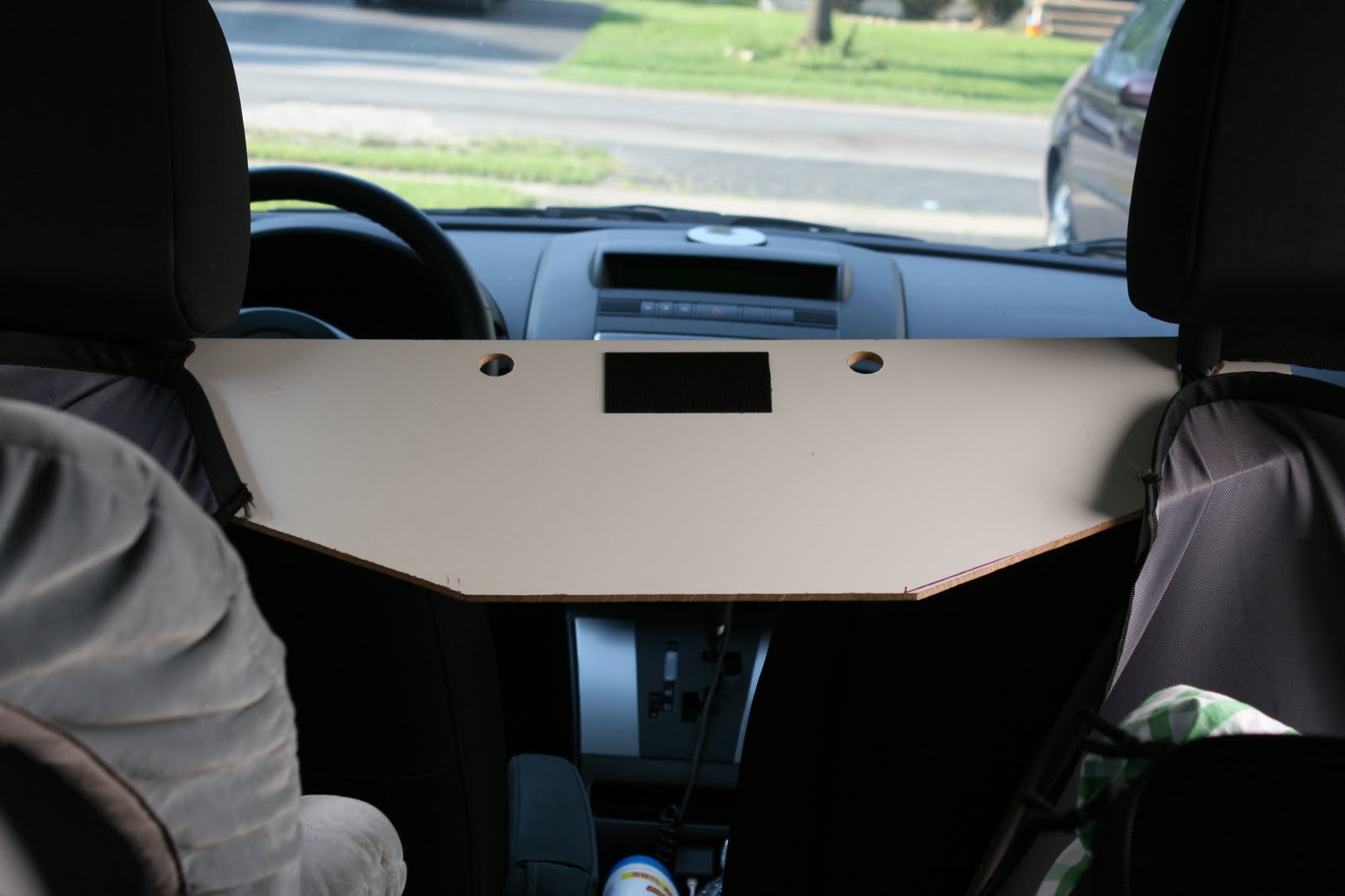 Sparklinbecks DIY Car DVD Player Holder Sparklinbecks DIY Car DVD Player Holder