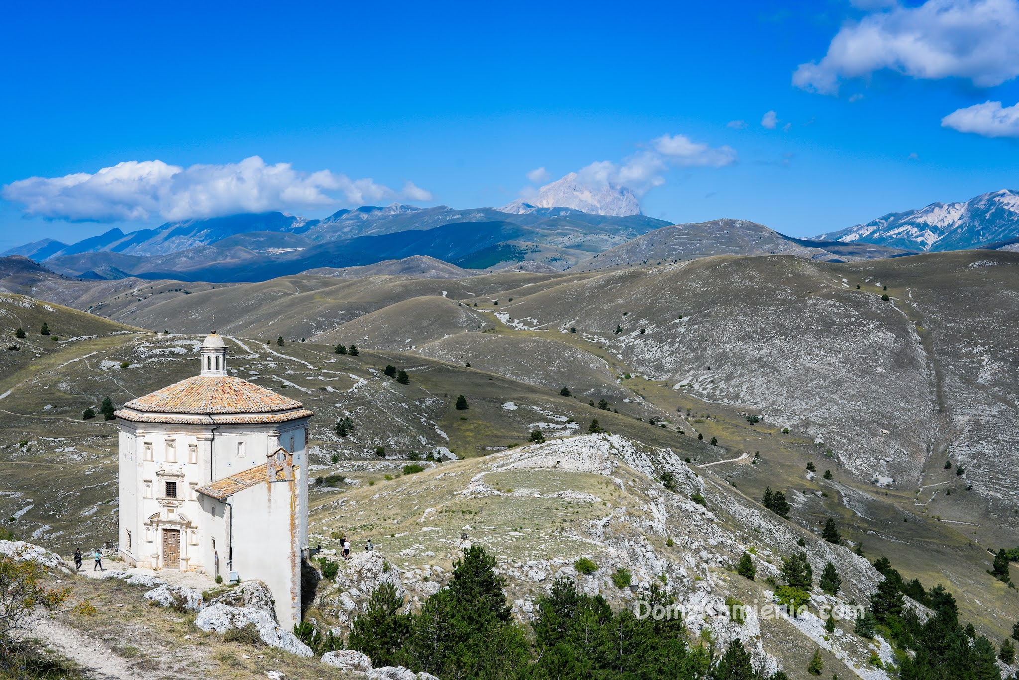Abruzzo - Rocca Calascio Dom z Kamienia blog