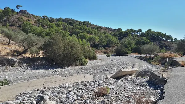 heading back down the Skoutouljaris river
