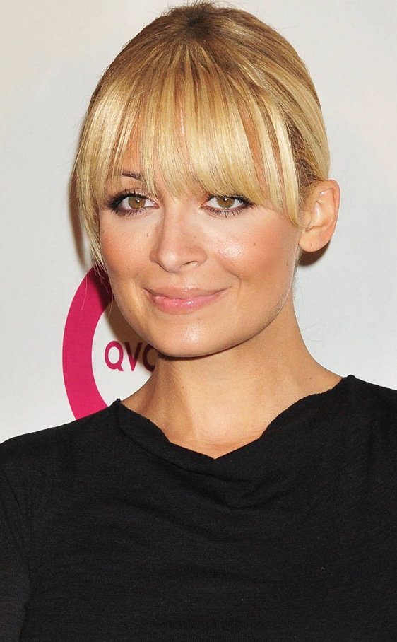 MEDIUM LENGTH HAIRCUT: Full fringe hairstyles 2013 : Modern and attractive