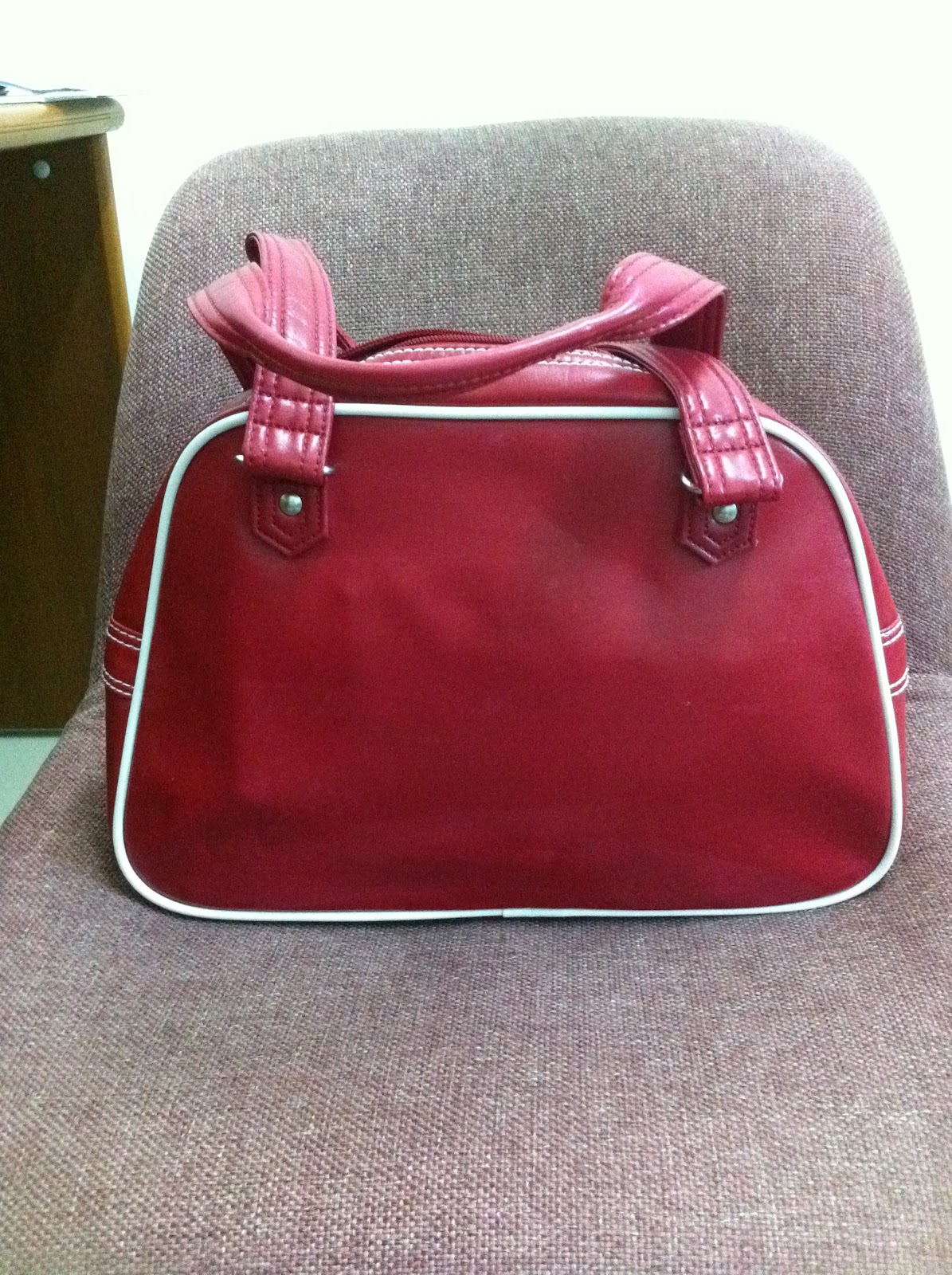Spikynbaby Garage Sales: ADIDAS Originals Red Leather Look Retro Hand bag